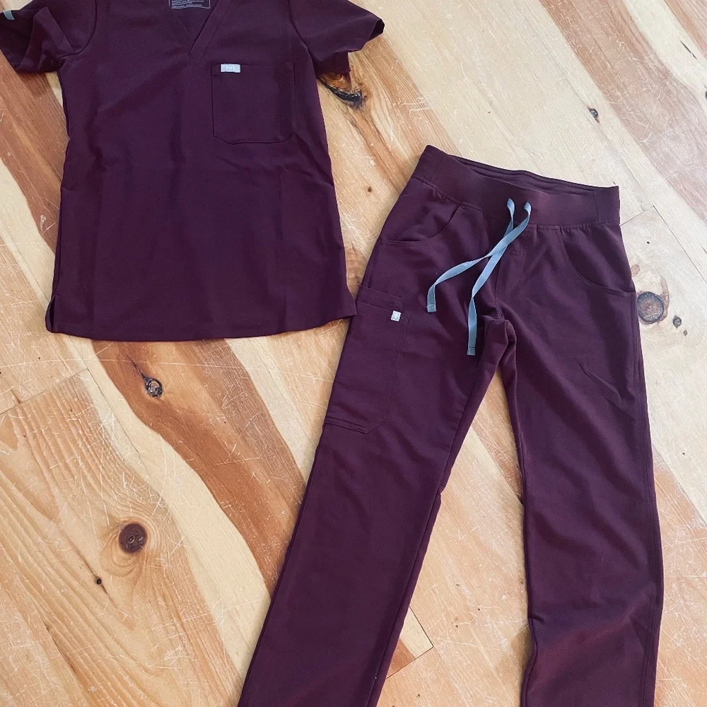 Figs scrubs - Picture 1 of 1
